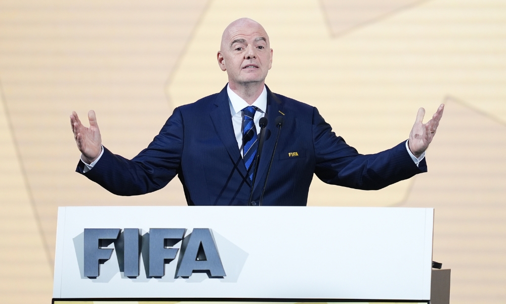 曝国足战澳洲23人名单确定：王钰栋首次入选！刘殿座、李源一被裁.